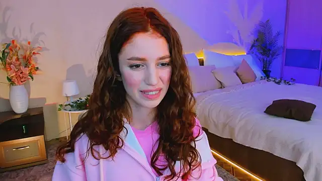 Snapshot of ChristinaConteeree chatting on 10.10.25 ChristinaConteeree online show from 10.10.25