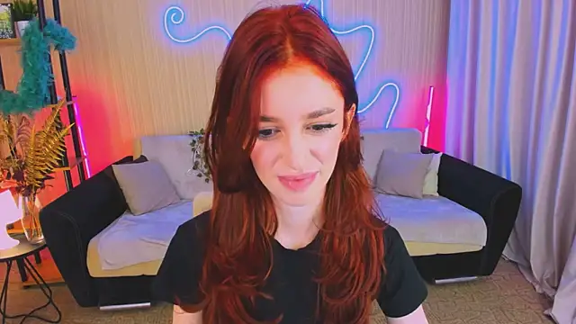 Snapshot of ChristinaConteeree chatting on 10.13.25 ChristinaConteeree online show from 10.13.25