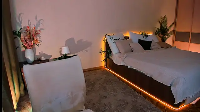 Snapshot of ChristinaConteeree chatting on 10.21.25 ChristinaConteeree online show from 10.21.25