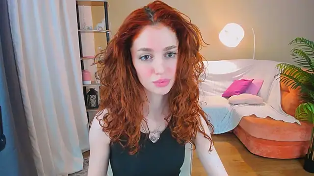 Snapshot of ChristinaConteeree chatting on 11.04.25 ChristinaConteeree online show from 11.04.25