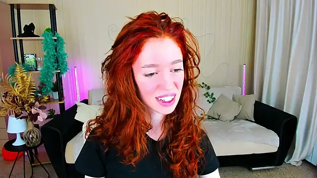 ChristinaConteeree online show from 11.26.25