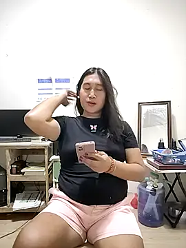 Snapshot of Romantic_Sabrina chatting on 10.14.25 Romantic Sabrina online show from 10.14.25