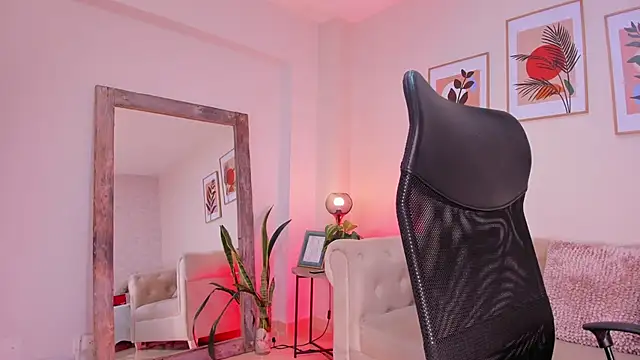 victoria giraldo online show from 12.21.25