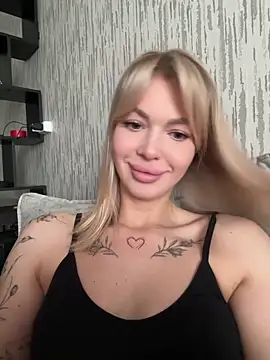 Snapshot of miss_veroNika chatting on 09.22.25 miss veroNika online show from 09.22.25