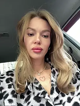 Snapshot of miss_veroNika chatting on 06.21.26 miss veroNika online show from 06.21.26