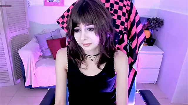 Snapshot of CrystallBloom chatting on 10.09.25 CrystallBloom online show from 10.09.25