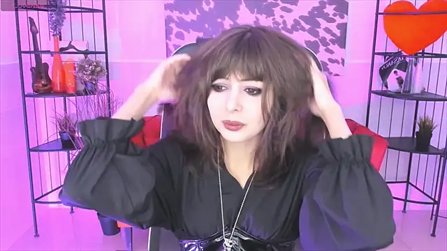 Snapshot of CrystallBloom chatting on 10.16.25 CrystallBloom online show from 10.16.25