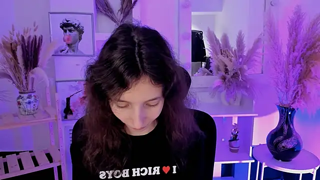 Snapshot of EmmanuellBrown chatting on 09.30.25 EmmanuellBrown online show from 09.30.25