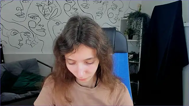 Snapshot of EmmanuellBrown chatting on 10.02.25 EmmanuellBrown online show from 10.02.25