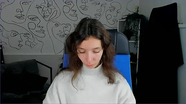 Snapshot of EmmanuellBrown chatting on 10.04.25 EmmanuellBrown online show from 10.04.25