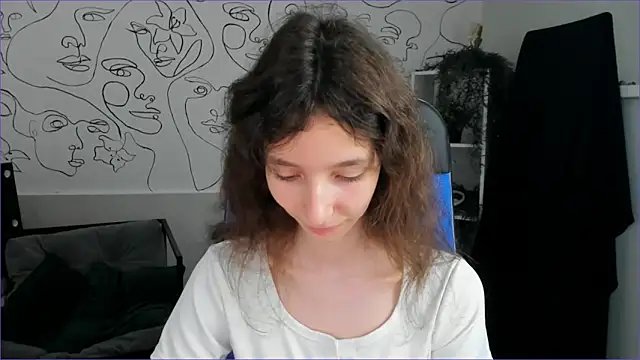 Snapshot of EmmanuellBrown chatting on 10.14.25 EmmanuellBrown online show from 10.14.25