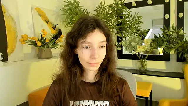 Snapshot of EmmanuellBrown chatting on 10.25.25 EmmanuellBrown online show from 10.25.25