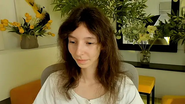 Snapshot of EmmanuellBrown chatting on 10.27.25 EmmanuellBrown online show from 10.27.25