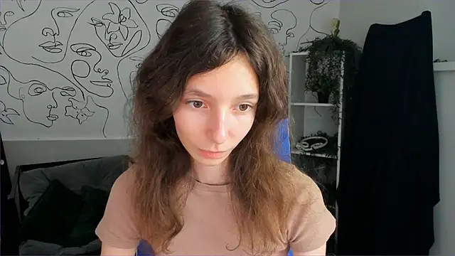 Snapshot of EmmanuellBrown chatting on 11.06.25 EmmanuellBrown online show from 11.06.25