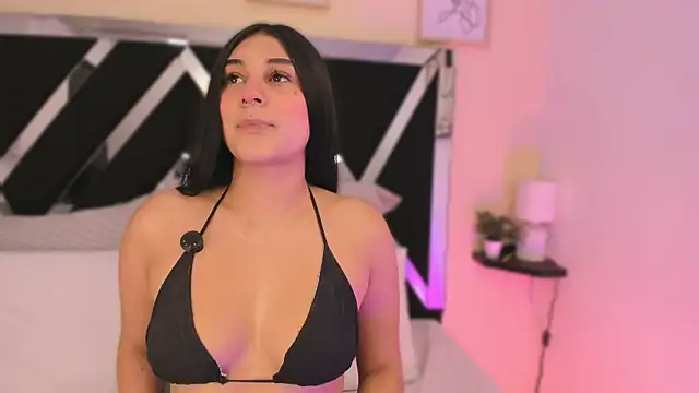 Snapshot of salem_sp chatting on 10.20.25 salem sp online show from 10.20.25