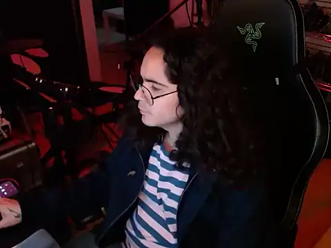 Snapshot of dorrey21 chatting on 11.11.25 dorrey21 online show from 11.11.25