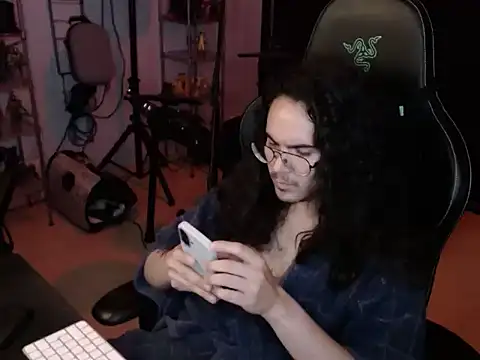 Snapshot of dorrey21 chatting on 04.13.26 dorrey21 online show from 04.13.26