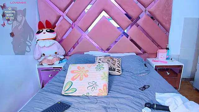 BrittanyBoa online show from 01.12.26