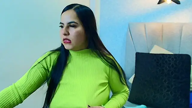 Snapshot of Aly_Smith_ chatting on 09.29.25 Aly Smith online show from 09.29.25