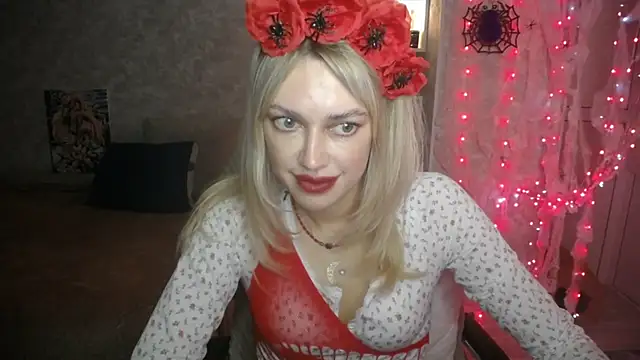 Snapshot of NickyAdamidi chatting on 10.26.25 NickyAdamidi online show from 10.26.25