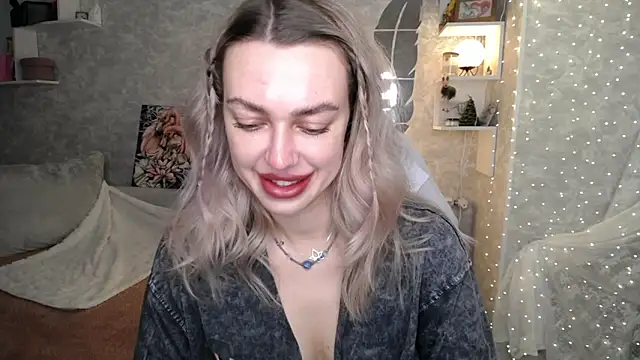 Snapshot of NickyAdamidi chatting on 01.16.26 NickyAdamidi online show from 01.16.26