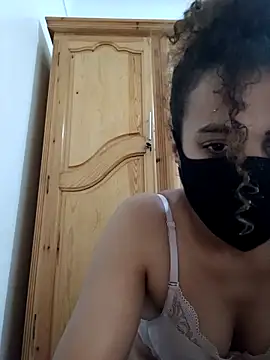 Snapshot of ghadiraa chatting on 10.05.25 ghadiraa online show from 10.05.25