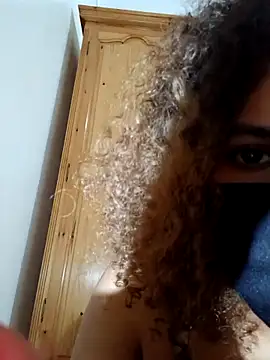 Snapshot of ghadiraa chatting on 10.09.25 ghadiraa online show from 10.09.25