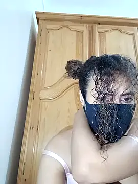 Snapshot of ghadiraa chatting on 10.11.25 ghadiraa online show from 10.11.25