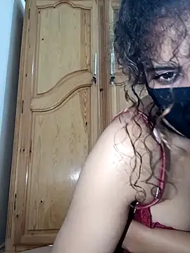 Snapshot of ghadiraa chatting on 10.31.25 ghadiraa online show from 10.31.25