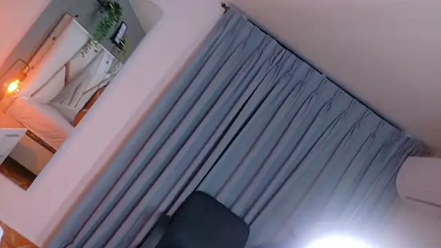 Snapshot of SamaGrey__ chatting on 10.19.25 SamaGrey online show from 10.19.25