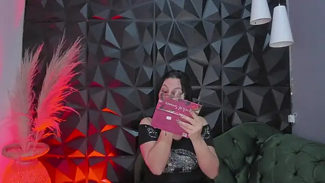 helenasaenz online show from 12.15.25