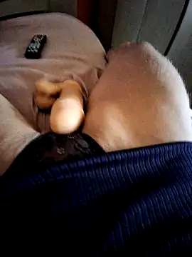 Snapshot of Annyloira chatting on 10.14.25 Annyloira online show from 10.14.25