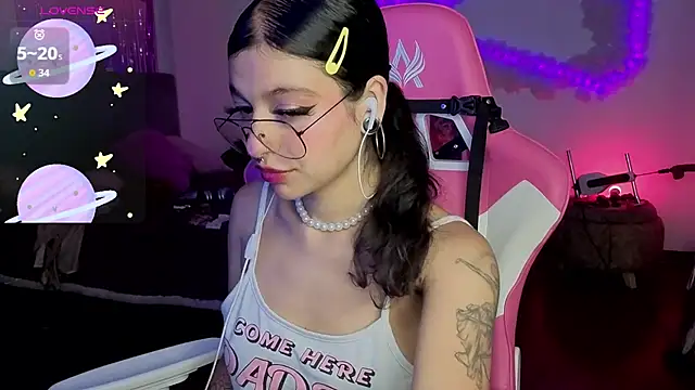 larah uwu online show from 02.03.26