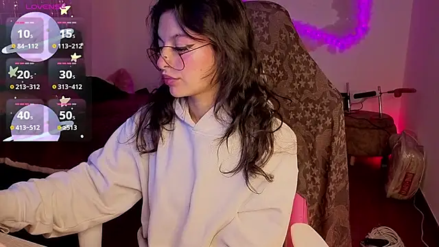 larah uwu online show from 02.24.26