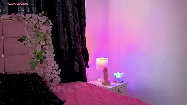 larah uwu online show from 05.09.26