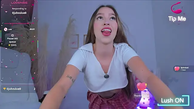 Snapshot of shannel_moss__ chatting on 10.05.25 shannel moss online show from 10.05.25