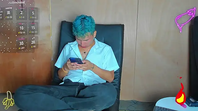 Snapshot of spicy_adonhis chatting on 10.12.25 spicy adonhis online show from 10.12.25