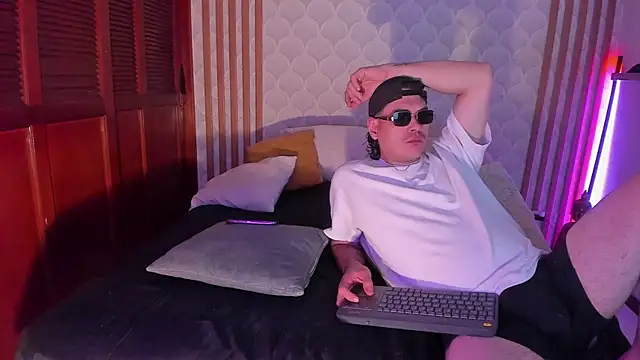 Snapshot of Cristian_blaze chatting on 01.14.26 Cristian blaze online show from 01.14.26