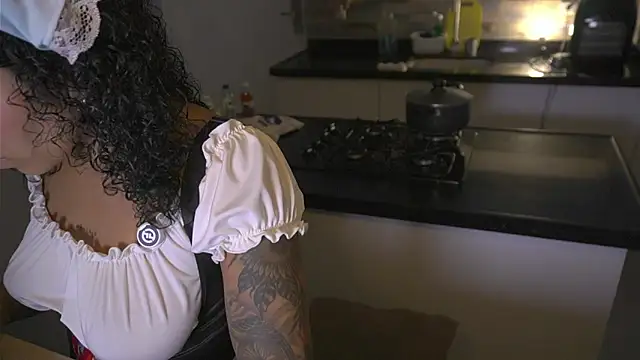 Snapshot of kyria_1 chatting on 10.03.25 kyria 1 online show from 10.03.25