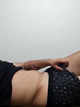 Snapshot of Ynsemr chatting on 10.19.25 Ynsemr online show from 10.19.25