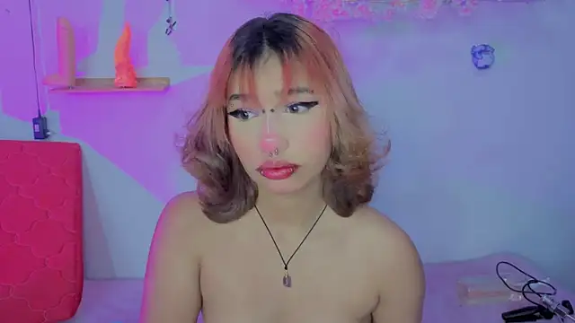 zoelight18 online show from 10.23.25