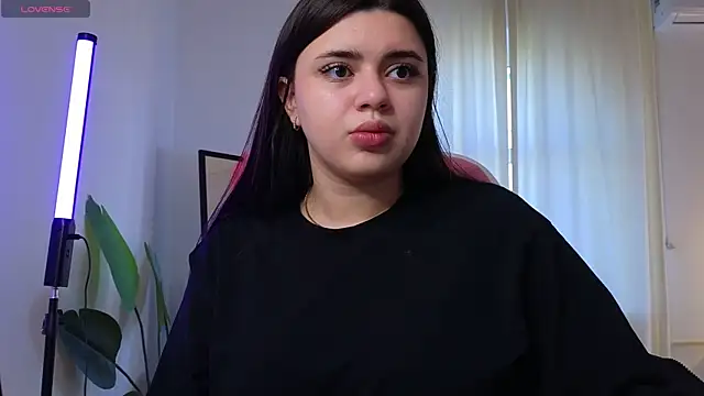 courtneyk  online show from 10.03.25