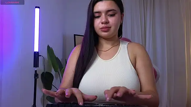 courtneyk  online show from 10.16.25