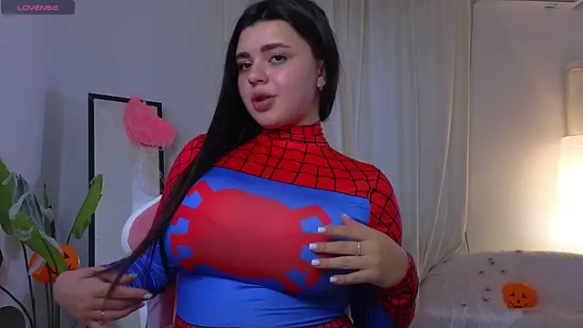 courtneyk  online show from 10.31.25