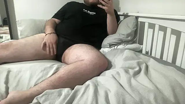 Snapshot of British_28 chatting on 11.26.25 British 28 online show from 11.26.25