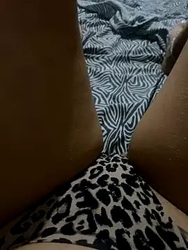 Snapshot of Darkfemminineenergy22 chatting on 09.11.25 Darkfemminineenergy22 online show from 09.11.25