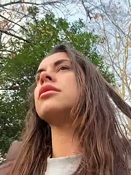 Snapshot of AlitaNova chatting on 11.12.25 AlitaNova online show from 11.12.25