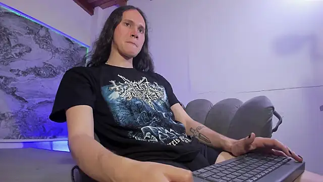 Snapshot of Abyss_King chatting on 10.04.25 Abyss King online show from 10.04.25