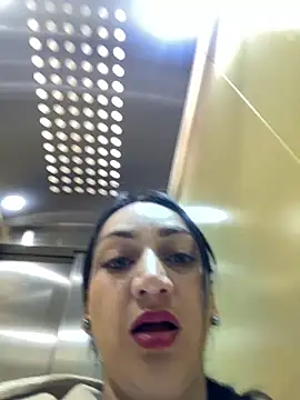 Snapshot of Ninabigtitied chatting on 10.05.25 Ninabigtitied online show from 10.05.25