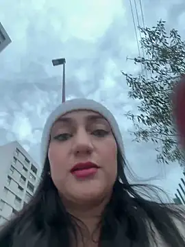 Snapshot of Ninabigtitied chatting on 10.23.25 Ninabigtitied online show from 10.23.25